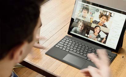 Warm outreach messages that get replies on LinkedIn